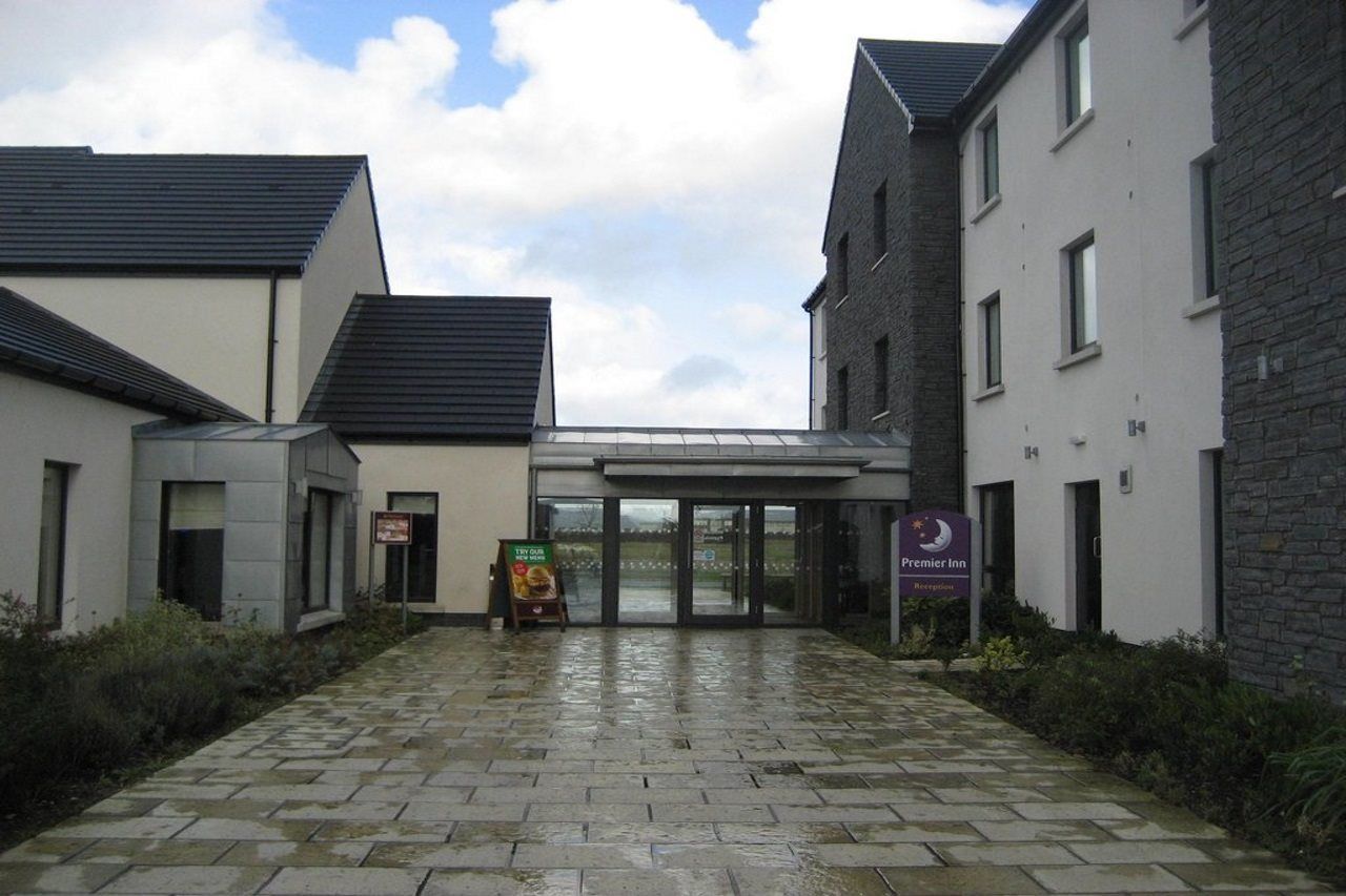 Premier Inn Derry / Лондондерри Экстерьер фото